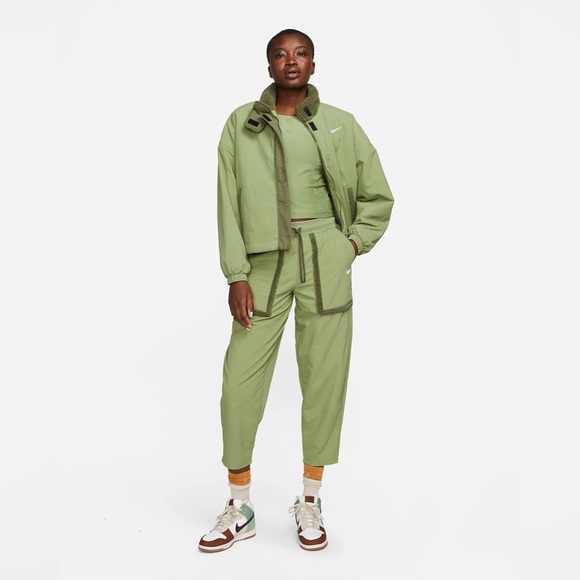 NEW!! Nike Sportswear Essential Woven High-Waisted Curve Pants - Small - Picture 4 of 9